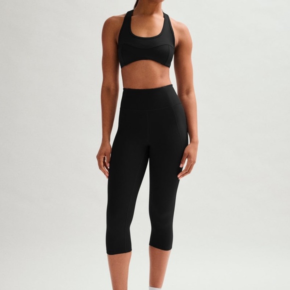girlfriend collective Pants - Girlfriend Collective Compressive High-Rise Capri Leggings